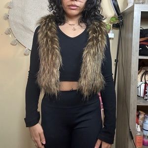 Forever 21 brown faux fur vest small Pattie